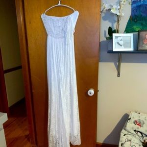 Beautiful white maternity photo shoot dress